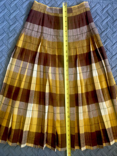 VINTAGE 1950’s / USA / WOMENS REVERSIBLE WOOL SKIRT /INCREDIBLE QUALITY - Fresh Stock Dated February 2026