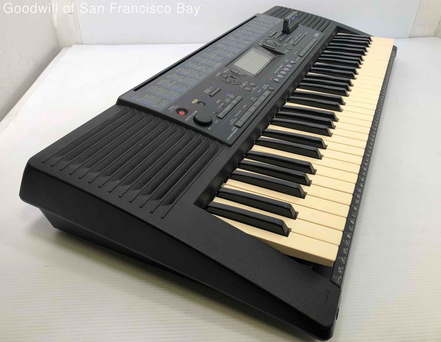 Yamaha PSR-320 Keyboard w/Charger - Fresh Stock Dated February 2026