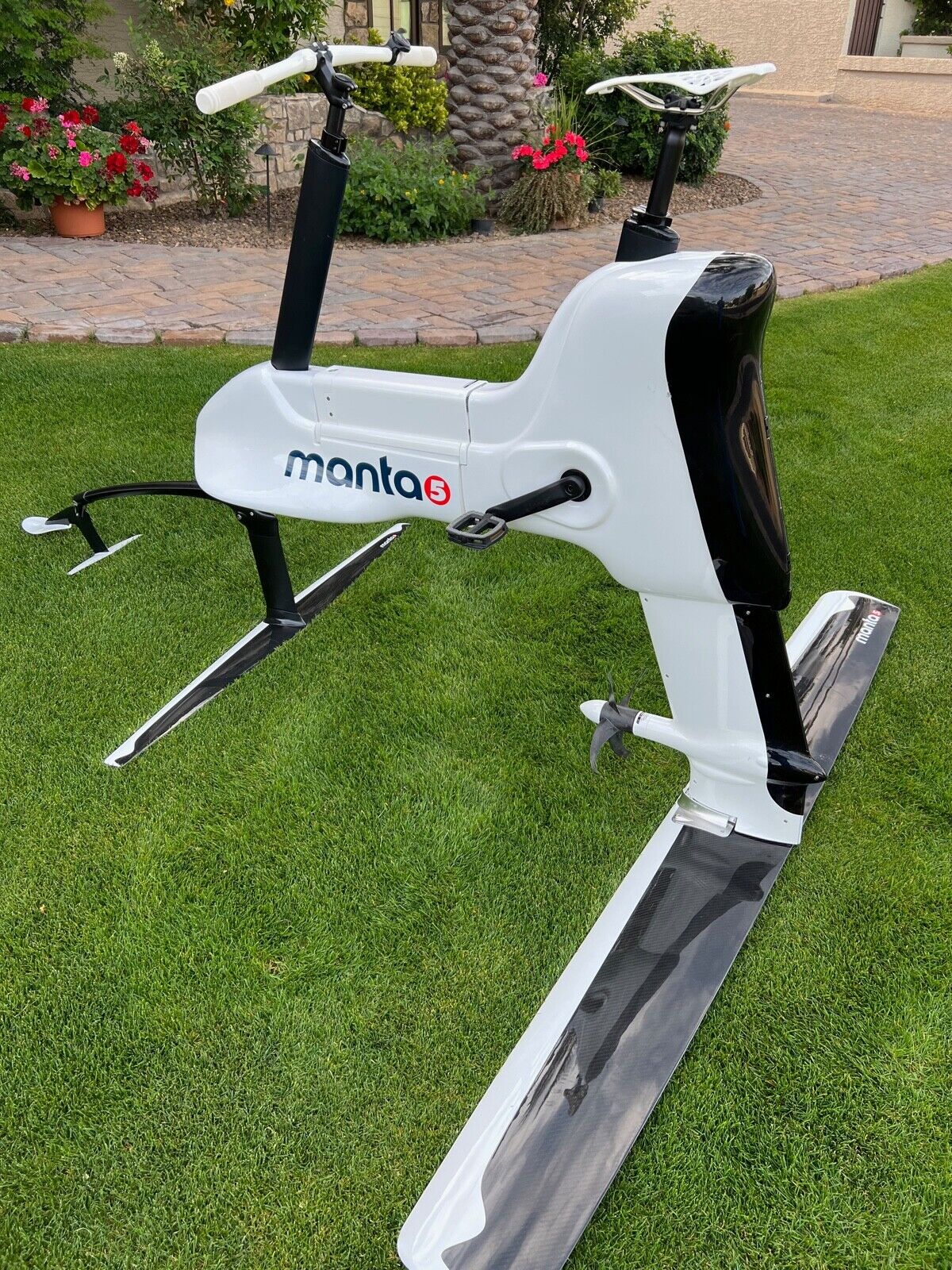 Manta5 hydrofoil eBike -HYDROFOILER XE-1 - Fresh Stock Dated February 2026