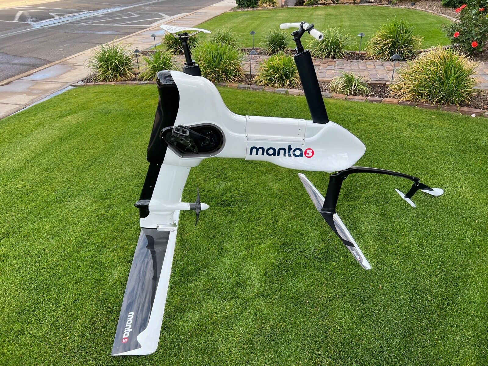 Manta5 hydrofoil eBike -HYDROFOILER XE-1 - Fresh Stock Dated February 2026