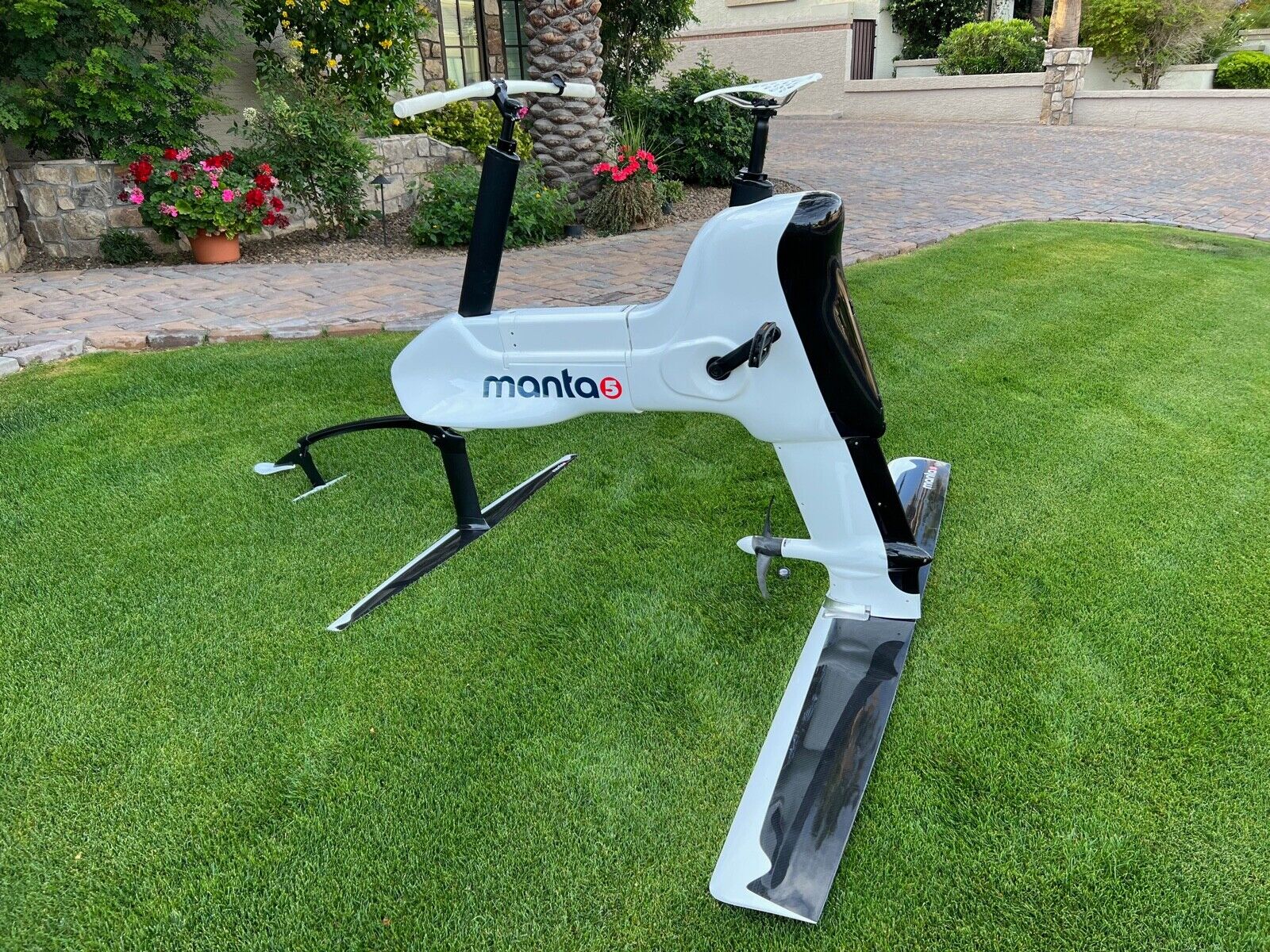 Manta5 hydrofoil eBike -HYDROFOILER XE-1 - Fresh Stock Dated February 2026