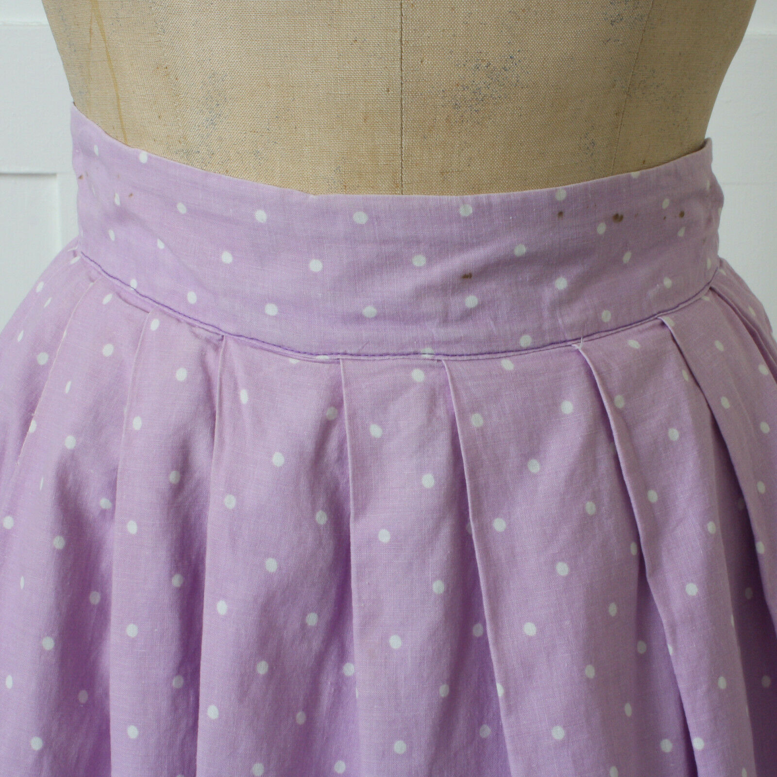 Vintage 1950s Novelty Print Cotton Full Skirt Straw Hat & Purple Polka Dots - Fresh Stock Dated March 2026