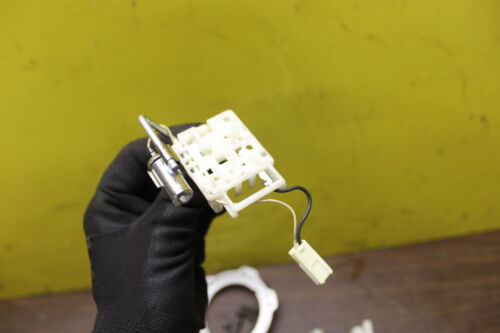 2002-2003 Yamaha Yzf R1 Fuel Pump Gas Petrol Sender Unit 5pw-13907-02-00 - Fresh Stock Dated February 2026