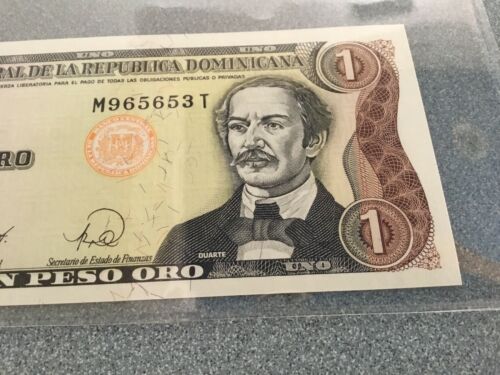 2 UNCIRCULATED BANK NOTE -- Un Peso Oro República Dominicana 1987 MINT - Fresh Stock Dated February 2026