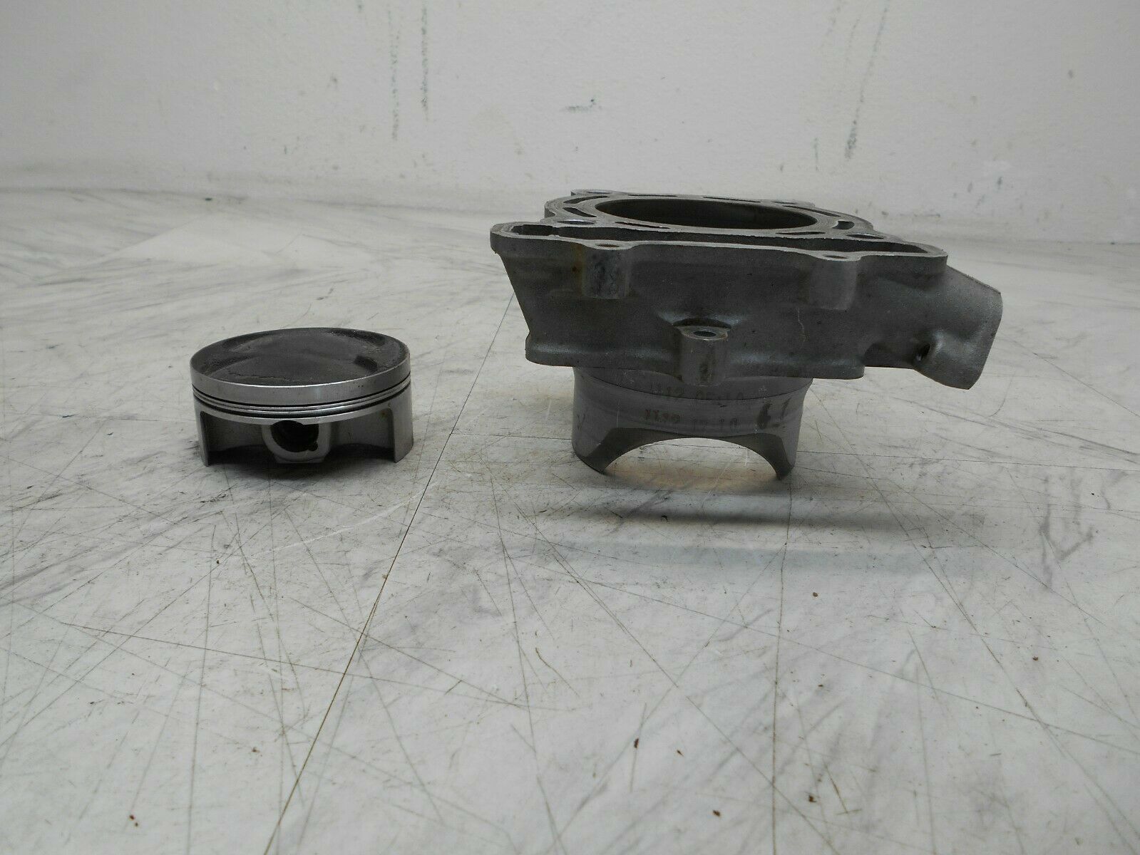 SUZUKI RMZ250 RMZ 250 2004 04 CYLINDER JUG PISTON. - Fresh Stock Dated February 2026