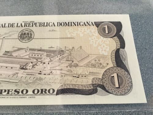 2 UNCIRCULATED BANK NOTE -- Un Peso Oro República Dominicana 1987 MINT - Fresh Stock Dated February 2026