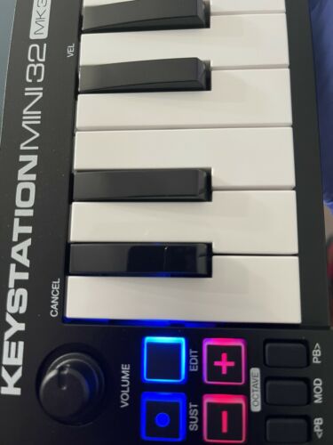 M Audio Keystation Mini 32 MK3, Ultra Portable Mini USB MIDI Controller - Fresh Stock Dated February 2026