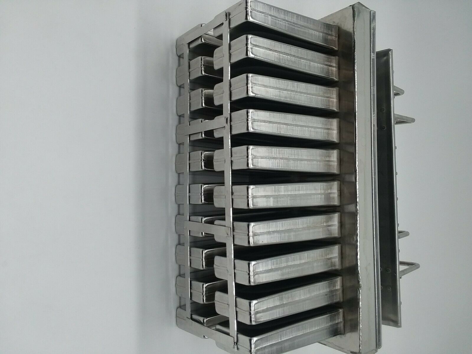 POPSICLE MOLD STAINLES STEEL 115 ml, 20 CAVITIES. MOLDE PARA PALETAS ARTESANALES - Fresh Stock Dated December 2025