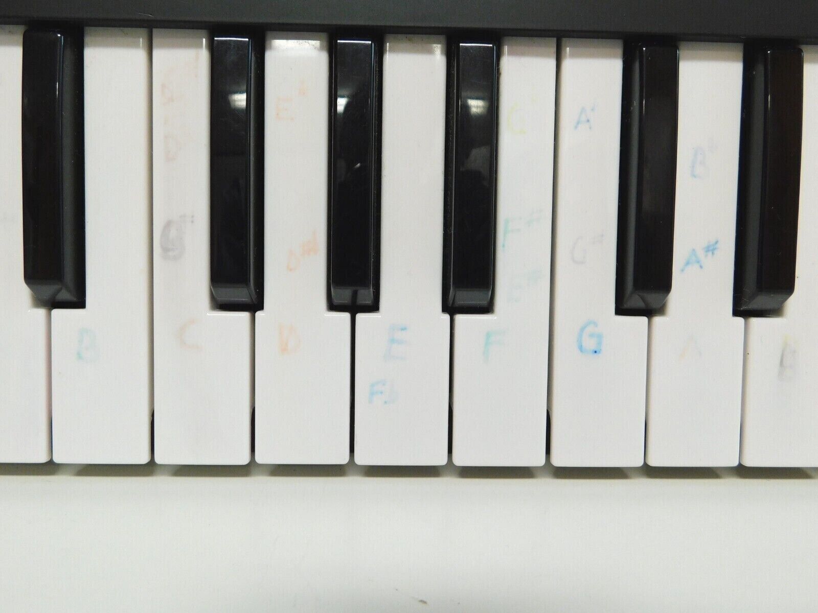 Native Instruments M32 Komplete Kontrol Keyboard Midi Controller with Knobs/OLED - Fresh Stock Dated February 2026