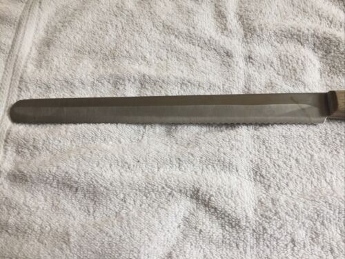 VINTAGE CHICAGO CUTLERY BT10 SERRATED BREAD KNIFE 10
