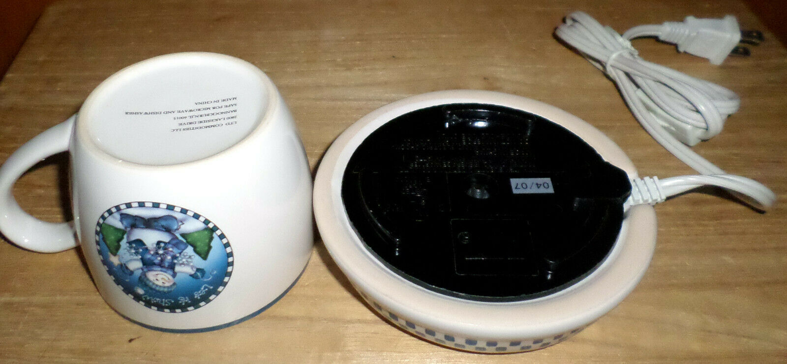 LET IT SNOW CERAMIC BEVERAGE WARMER WITH 10.5 OZ. CERAMIC MUG, ON/OFF SWITCH - Fresh Stock Dated February 2026