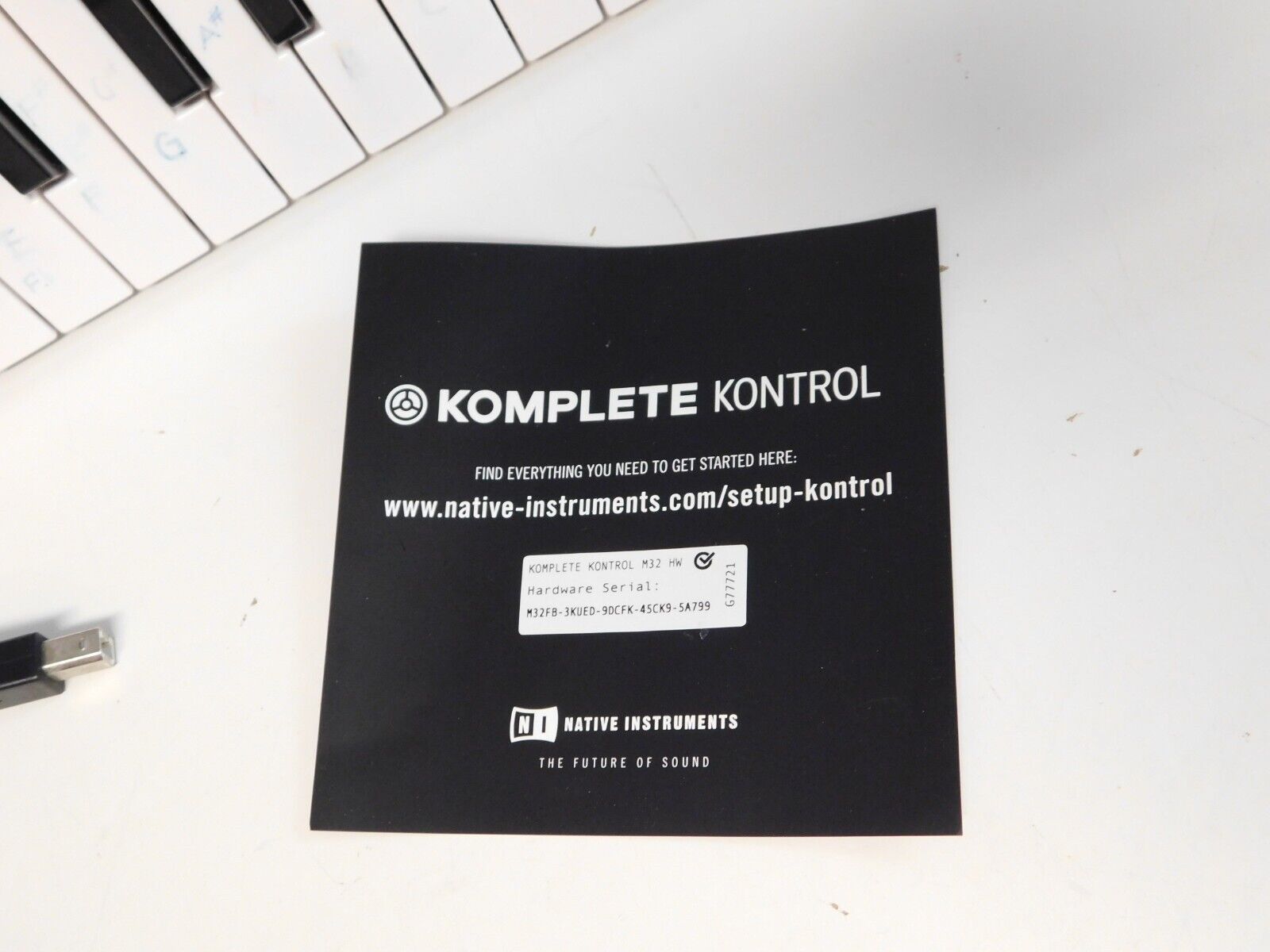 Native Instruments M32 Komplete Kontrol Keyboard Midi Controller with Knobs/OLED - Fresh Stock Dated February 2026