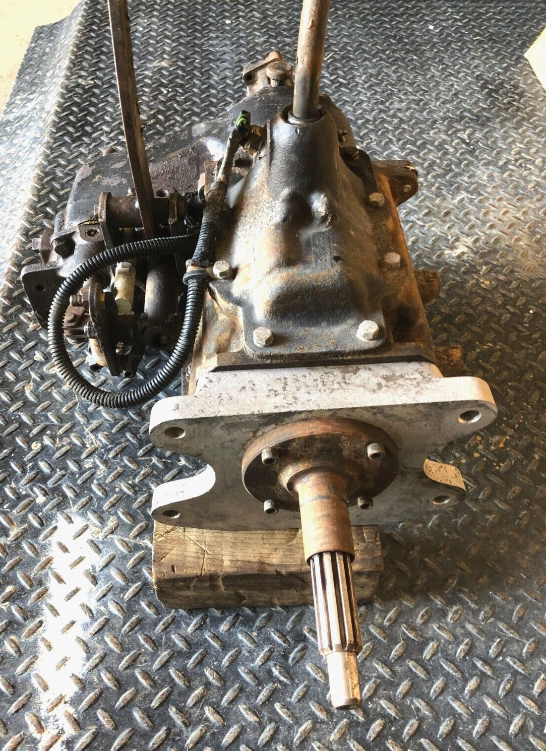 BORG WARNER T150 Transmission and DANA 20 Transfer Case W/CHEVROLET V8 ADAPTER - Fresh Stock Dated February 2026