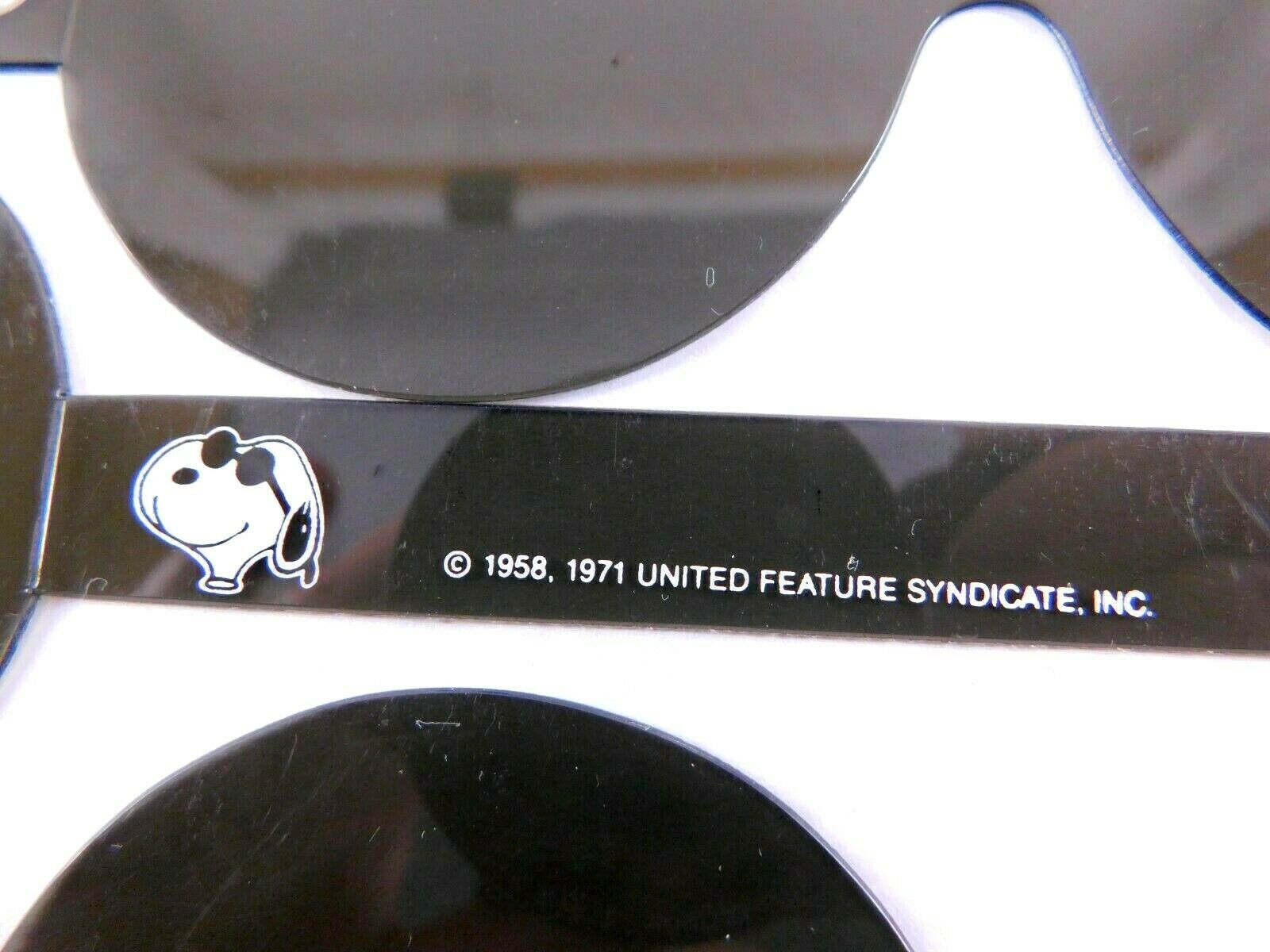VINTAGE 1971 SNOOPY JOE COOL SUNGLASS LOT OF 12 TOY PARTY FAVORS PEANUTS SCHULZ - Fresh Stock Dated February 2026