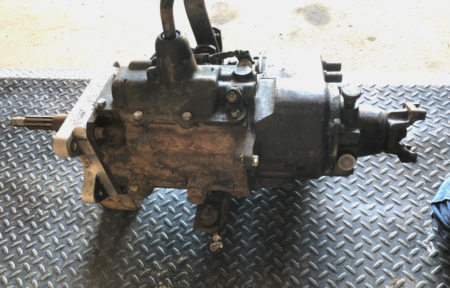 BORG WARNER T150 Transmission and DANA 20 Transfer Case W/CHEVROLET V8 ADAPTER - Fresh Stock Dated February 2026