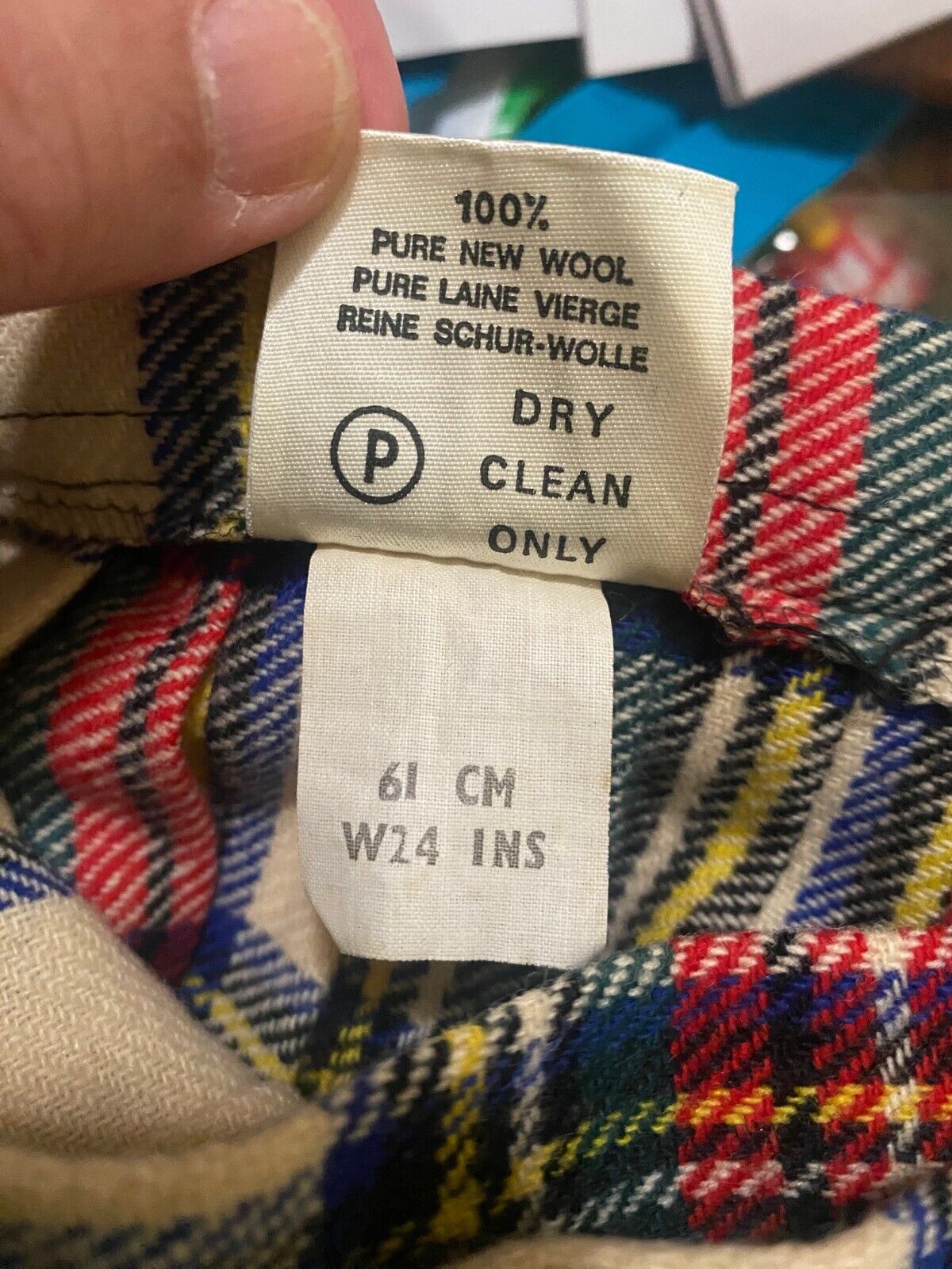 RARE VINTAGE LAIRD PORTCH OF SCOTLAND 100% WOOL KILT 61CM W24