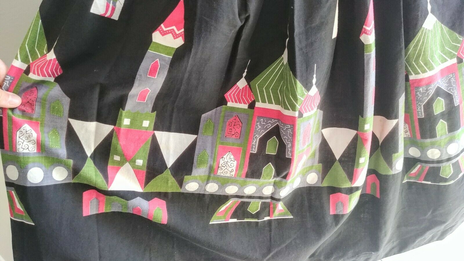 Small Vintage 1950s Taj Mahal Novelty Print Circle Skirt India - Fresh Stock Dated February 2026