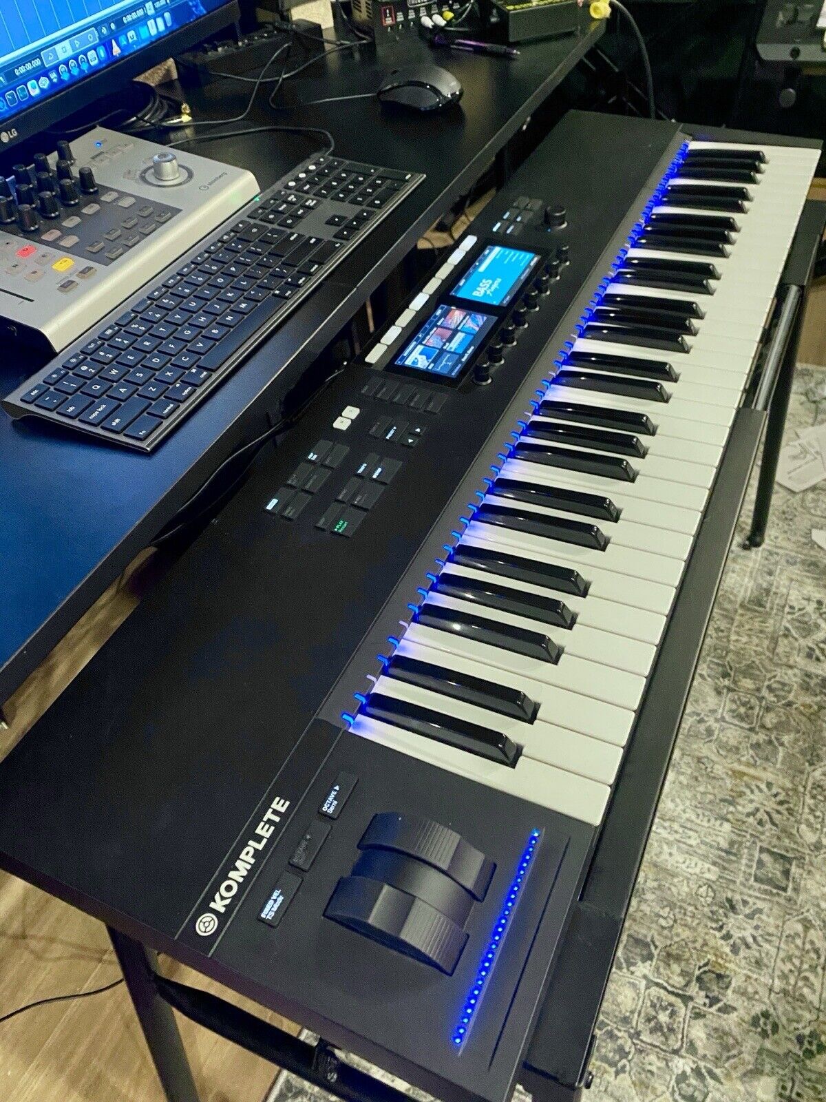 Native Instruments Komplete Kontrol S61 MK2 61 Key Keyboard Controller - Fresh Stock Dated February 2026