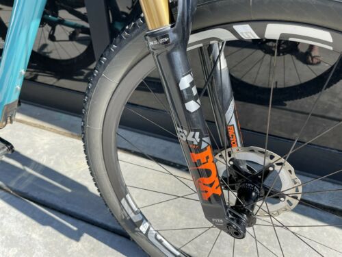 Yeti Arc, Enve M525 - Fresh Stock Dated February 2026