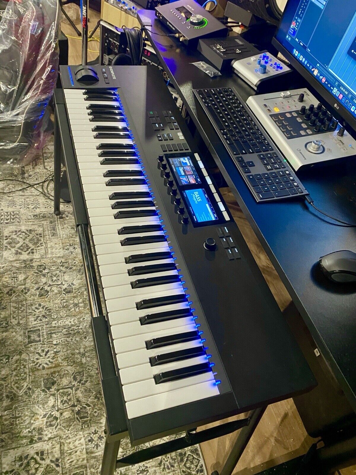 Native Instruments Komplete Kontrol S61 MK2 61 Key Keyboard Controller - Fresh Stock Dated February 2026