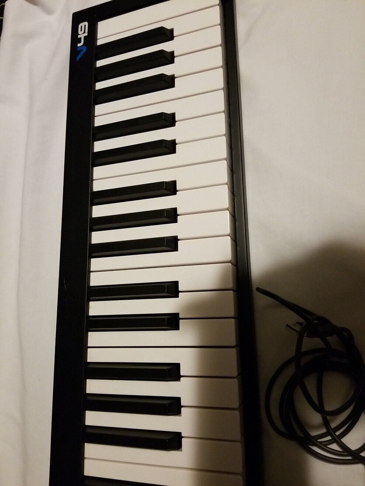 Alesis V49 49-Key Professional USB MIDI Pad/Keyboard Controller-TESTED - Fresh Stock Dated February 2026