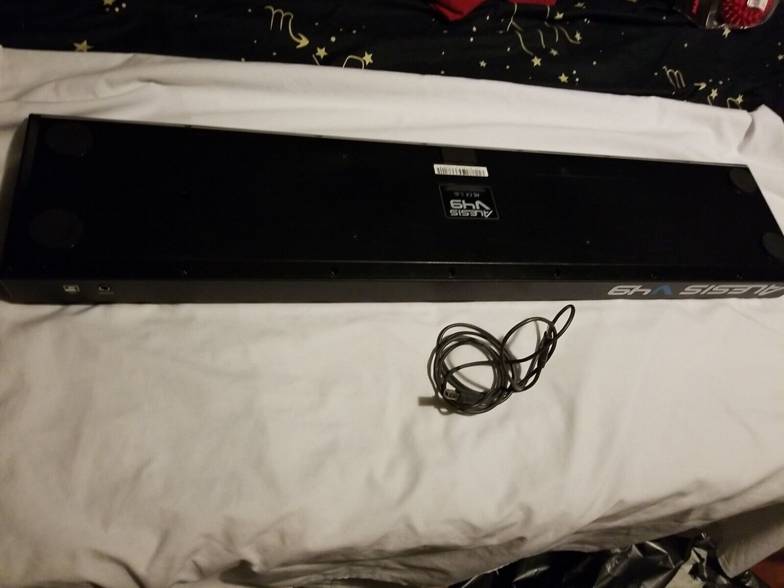 Alesis V49 49-Key Professional USB MIDI Pad/Keyboard Controller-TESTED - Fresh Stock Dated February 2026