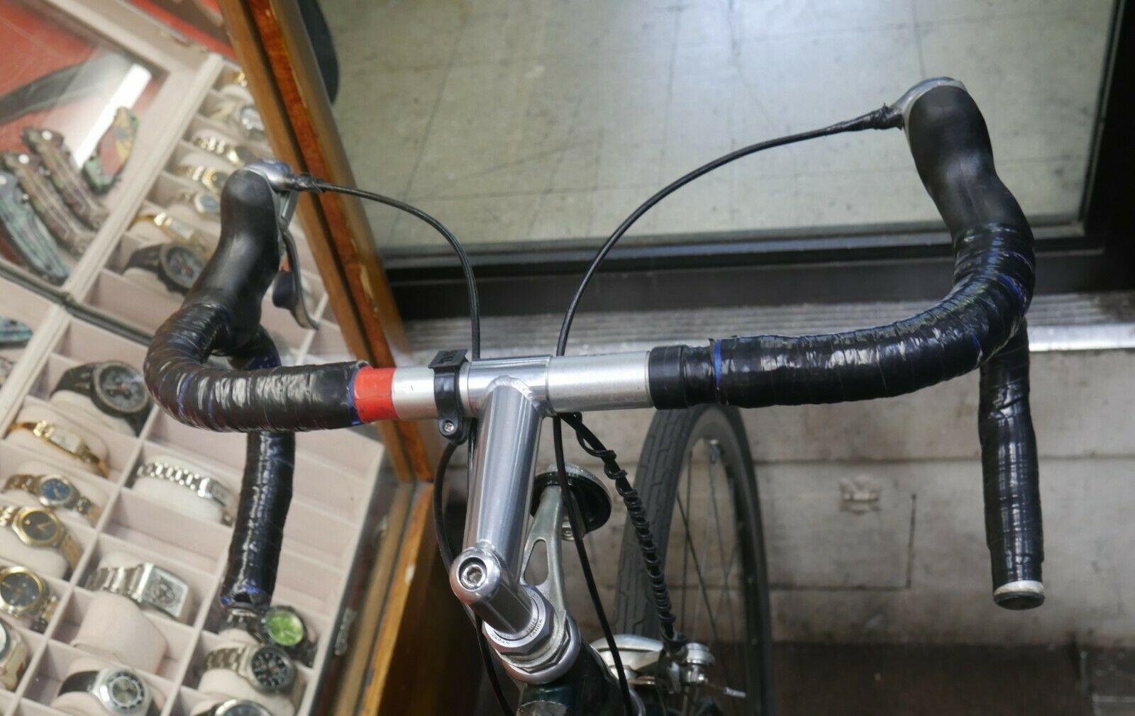 Trek 2120 carbon ZX SERIES grey/green color 30 speed Shimano 105 pre owned - Fresh Stock Dated February 2026