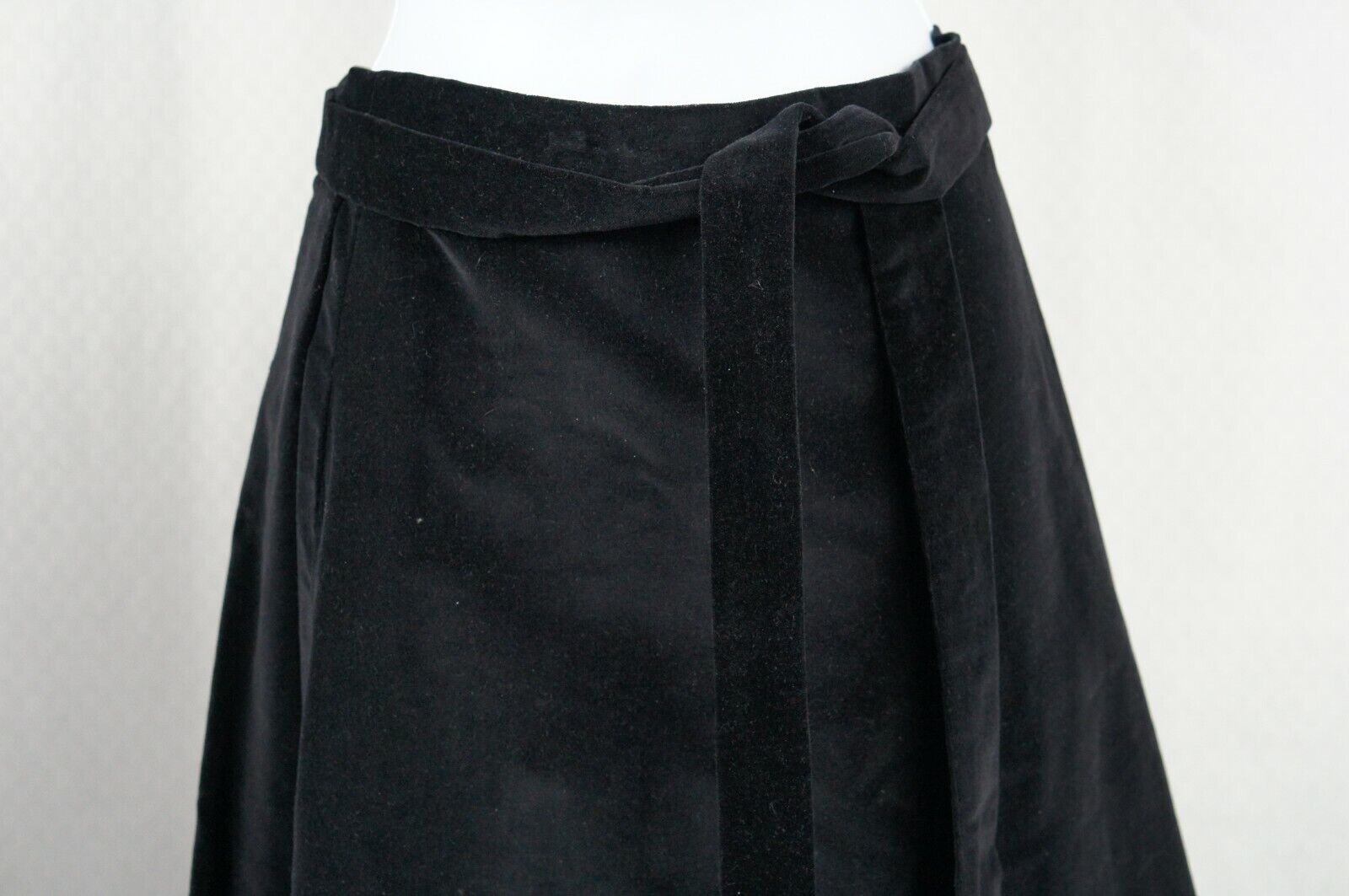 Meadowbank Size M Black Velveteen Wrap Skirt Vintage - Fresh Stock Dated March 2026
