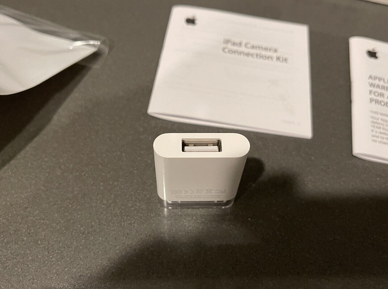 Original Apple iPad Camera Connection Kit (30-Pin) - MC531ZM/A - A1358, A1362 - Fresh Stock Dated February 2026