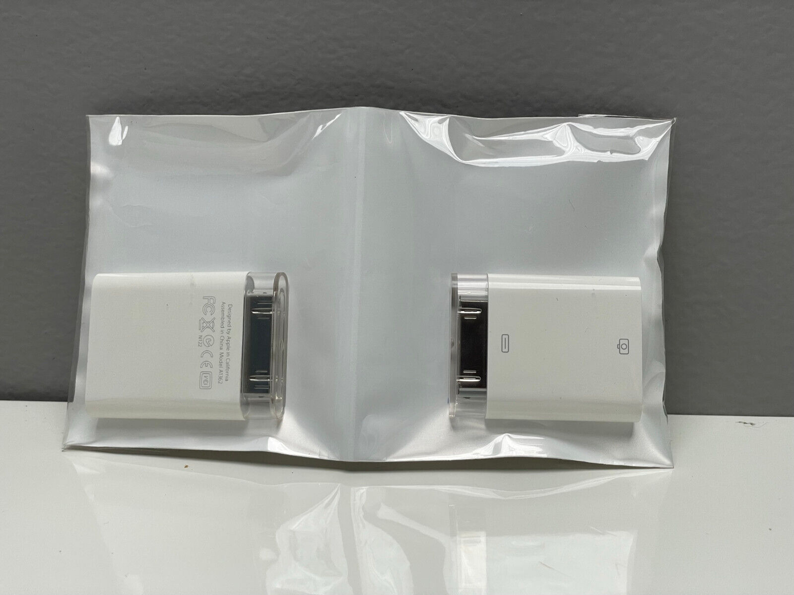 Apple iPad Camera Connection Kit (30 Pin Connector) MC531ZM/A, A1362, A1358 - Fresh Stock Dated February 2026