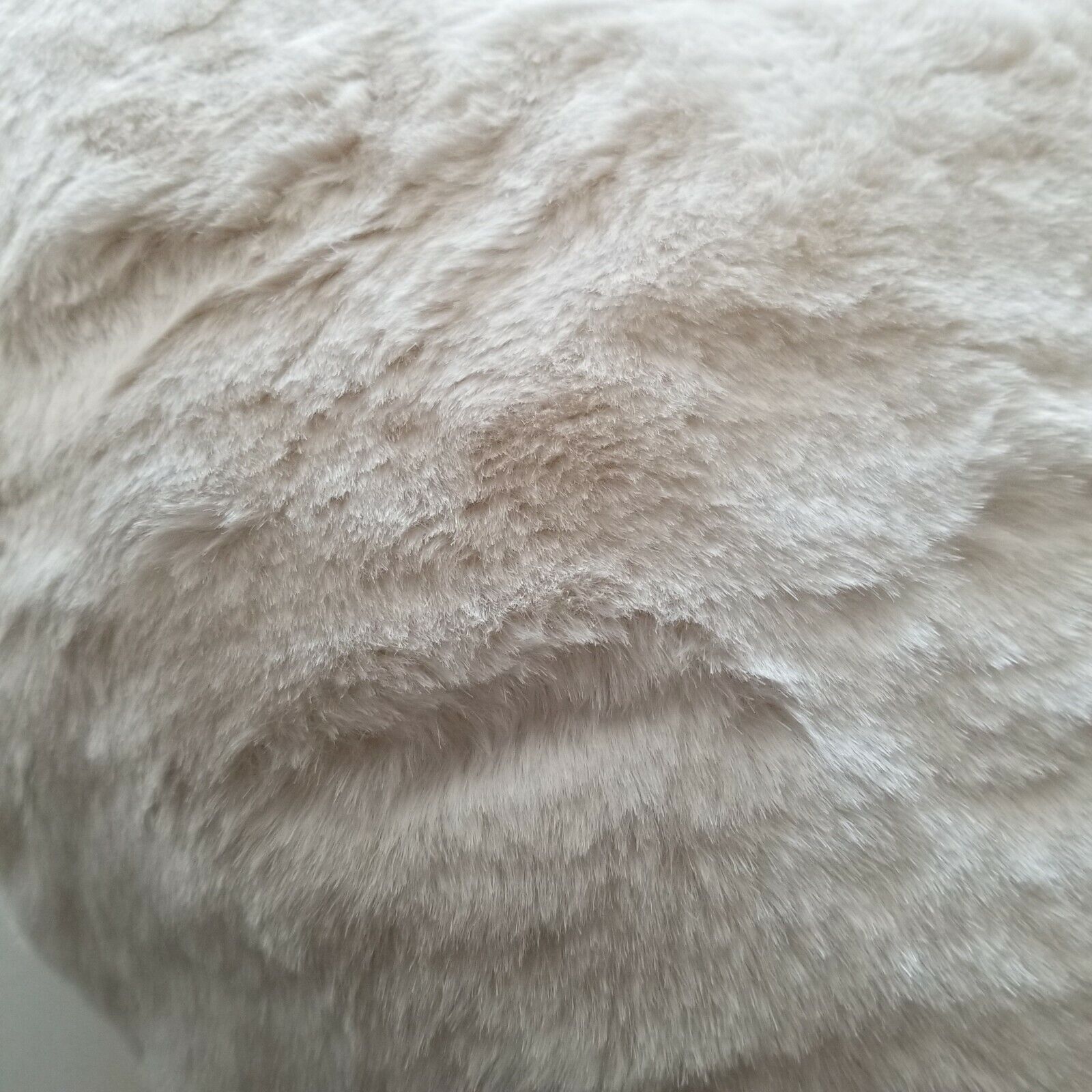 Pottery Barn Teen/Kids  Faux Fur Heart Pillow  14