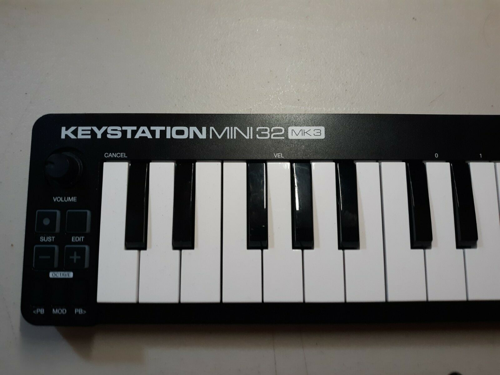 M-Audio Keystation Mini 32 MK3, Ultra Portable Mini USB MIDI Controller - Fresh Stock Dated February 2026