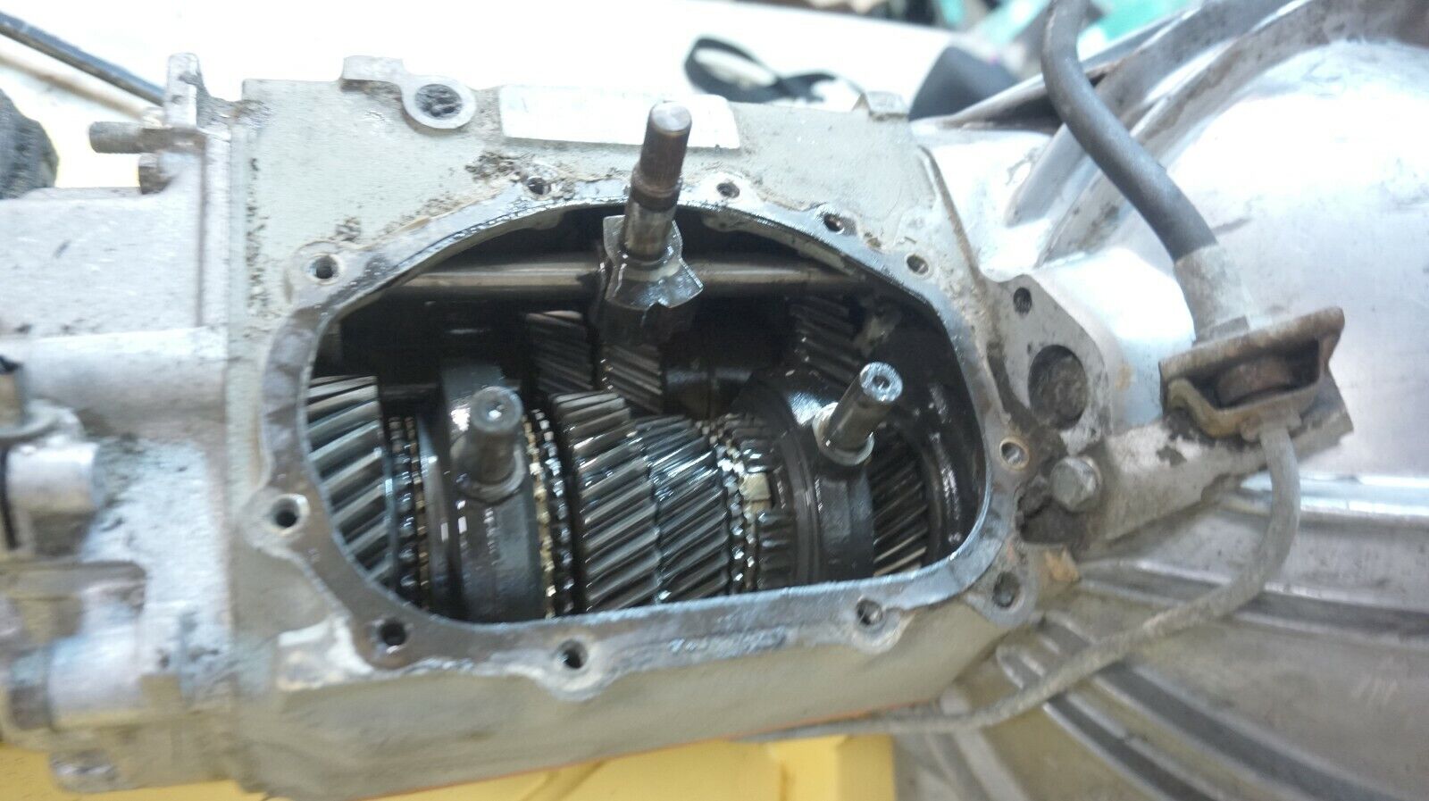 1972 MERCEDES  350SL  R107  V8  3.5L  EURO  ,   MANUAL  TRANSMISSION very rare - Fresh Stock Dated February 2026