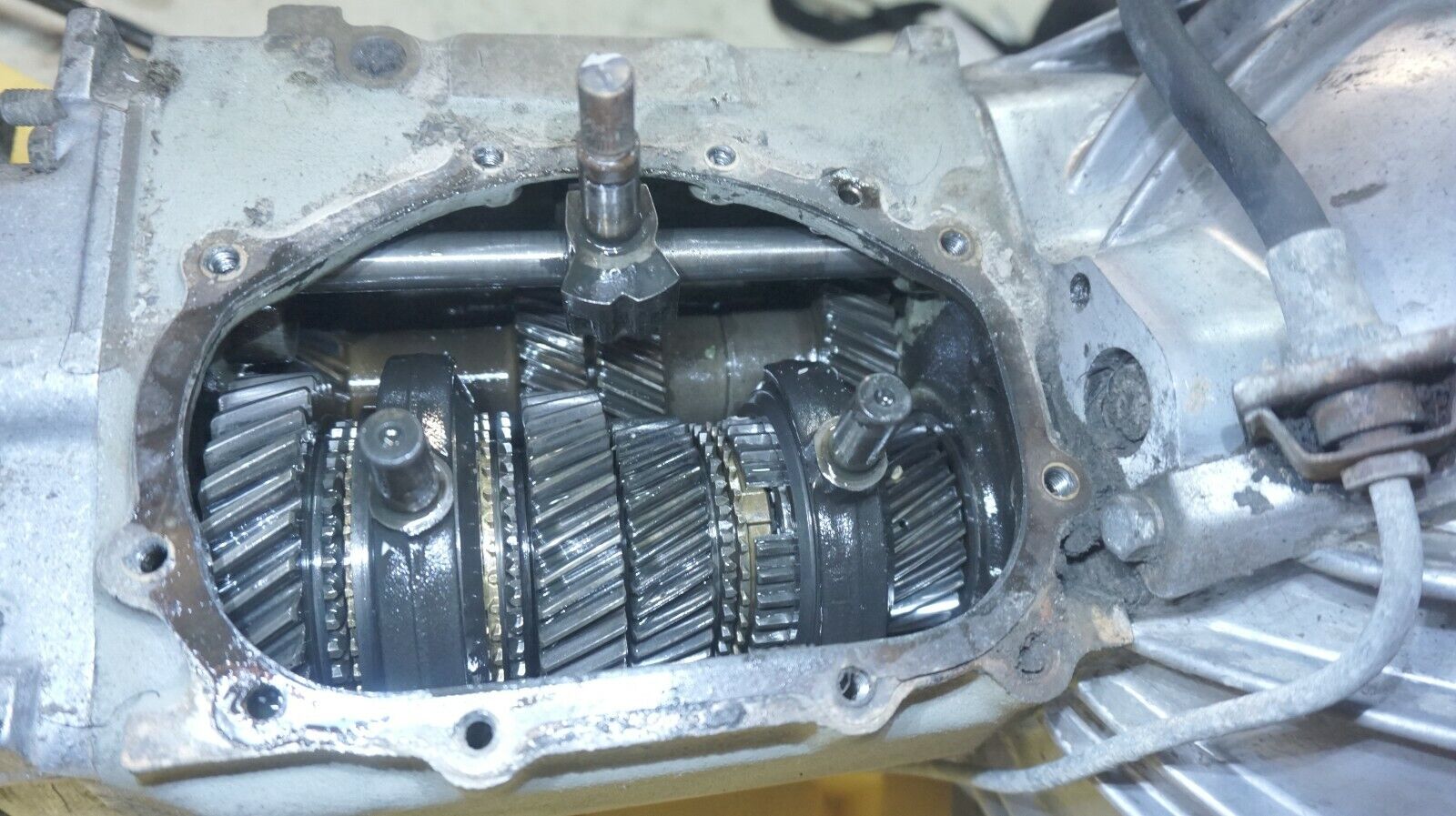 1972 MERCEDES  350SL  R107  V8  3.5L  EURO  ,   MANUAL  TRANSMISSION very rare - Fresh Stock Dated February 2026