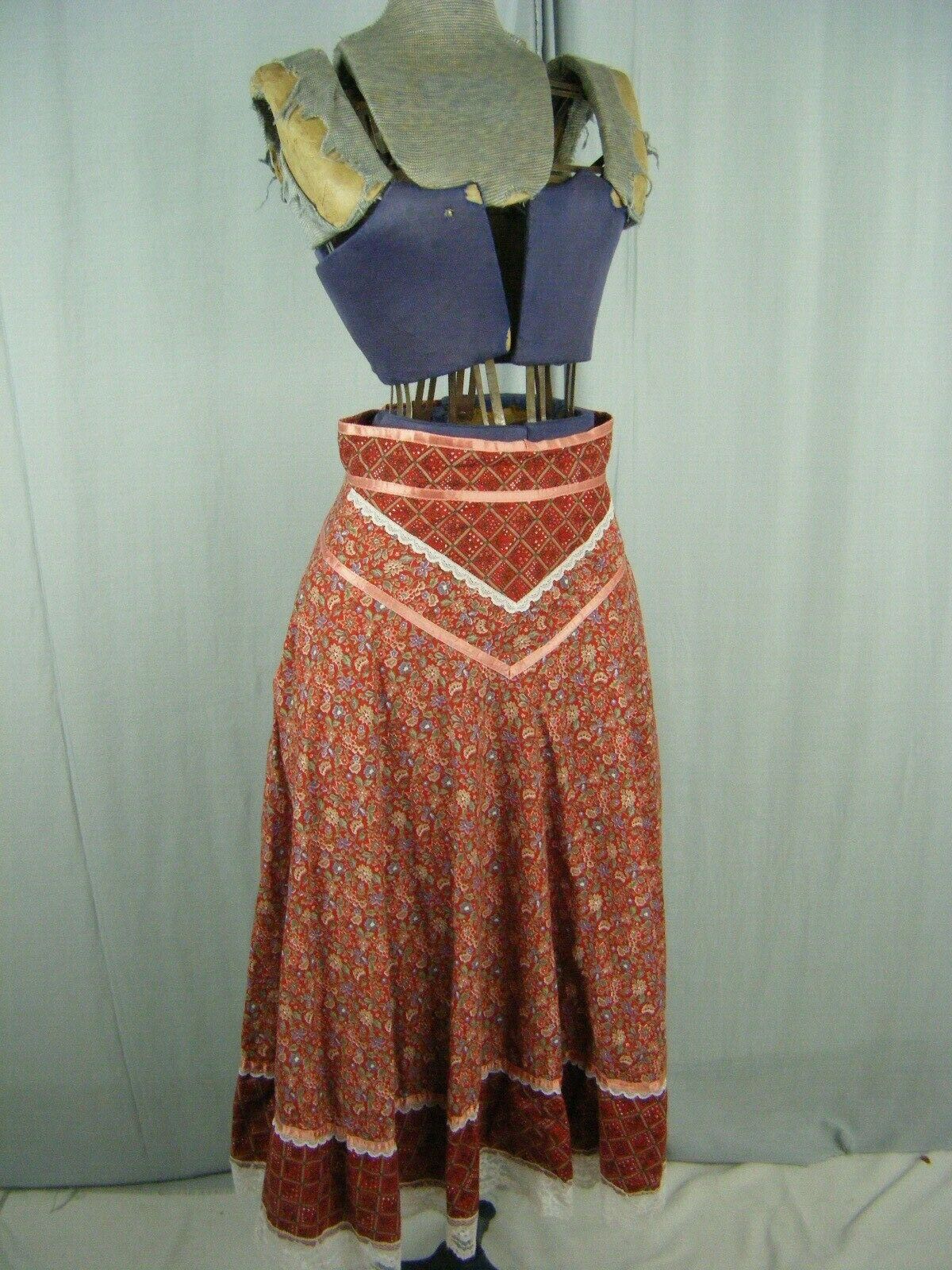 JESSICA'S GUNNIES Vtg 70s Red Floral Ruffle Lace High Waist Skirt-Waist 26.5