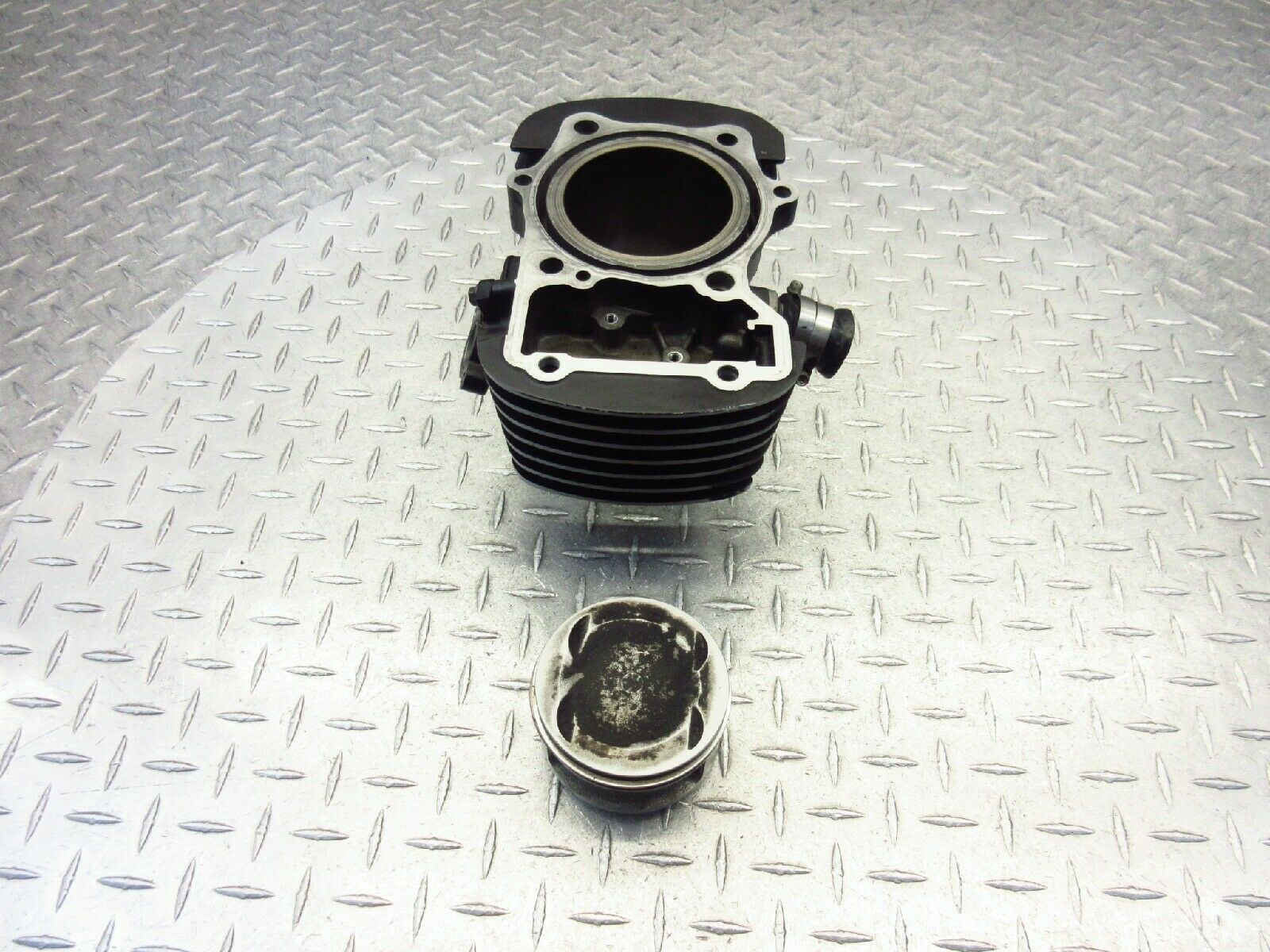 2006 06-09 Suzuki Boulevard C50 VL800 OEM Rear Cylinder Barrel Jug Piston Assy - Fresh Stock Dated February 2026
