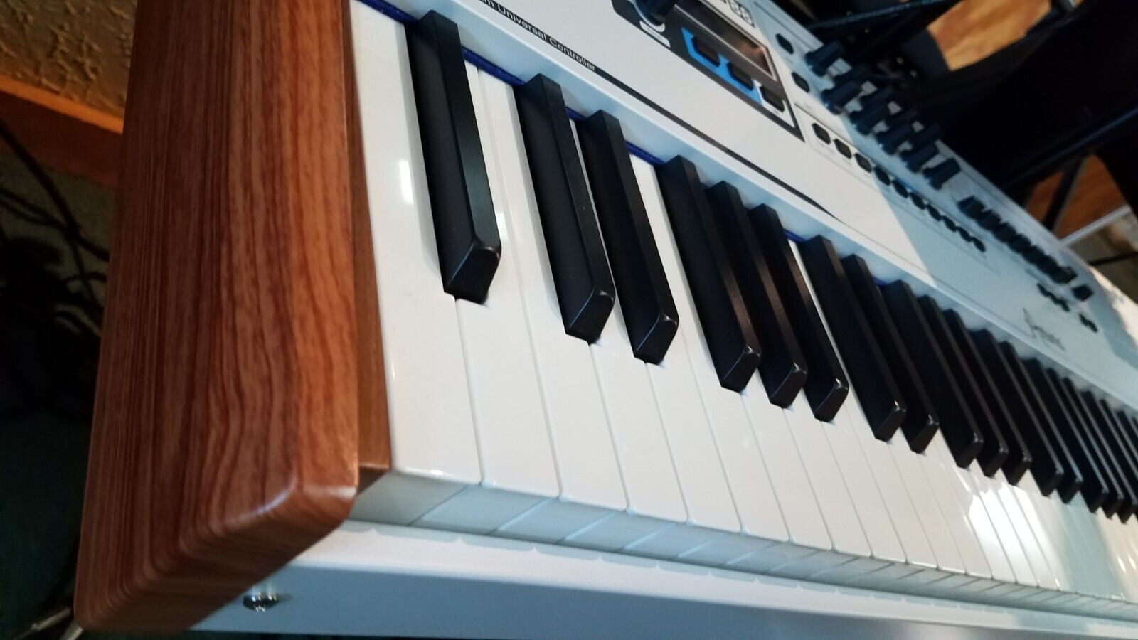 Arturia KeyLab 88-Key Premium Universal Controller w/supply and Music Holder - Fresh Stock Dated February 2026