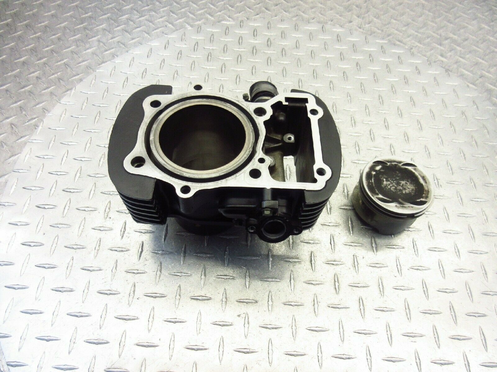 2006 06-09 Suzuki Boulevard C50 VL800 OEM Rear Cylinder Barrel Jug Piston Assy - Fresh Stock Dated February 2026