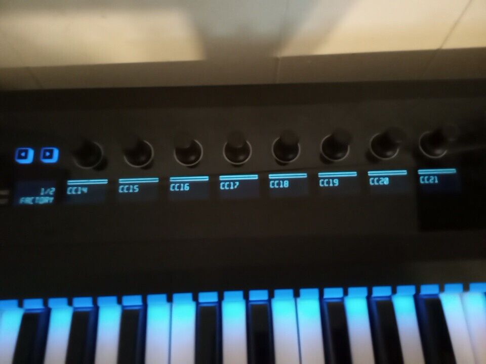 Native Instruments Komplete Kontrol S61 MK1 61 Key Keyboard Midi Controller - Fresh Stock Dated February 2026