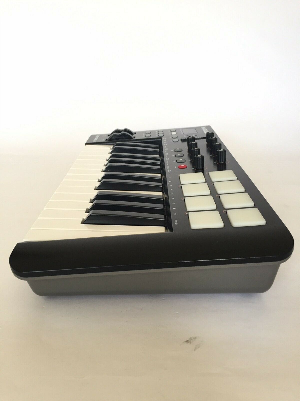 M-Audio Oxygen 25 - USB MIDI Keyboard Controller Excellent! - Fresh Stock Dated February 2026