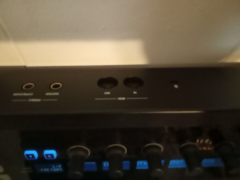 Native Instruments Komplete Kontrol S61 MK1 61 Key Keyboard Midi Controller - Fresh Stock Dated February 2026