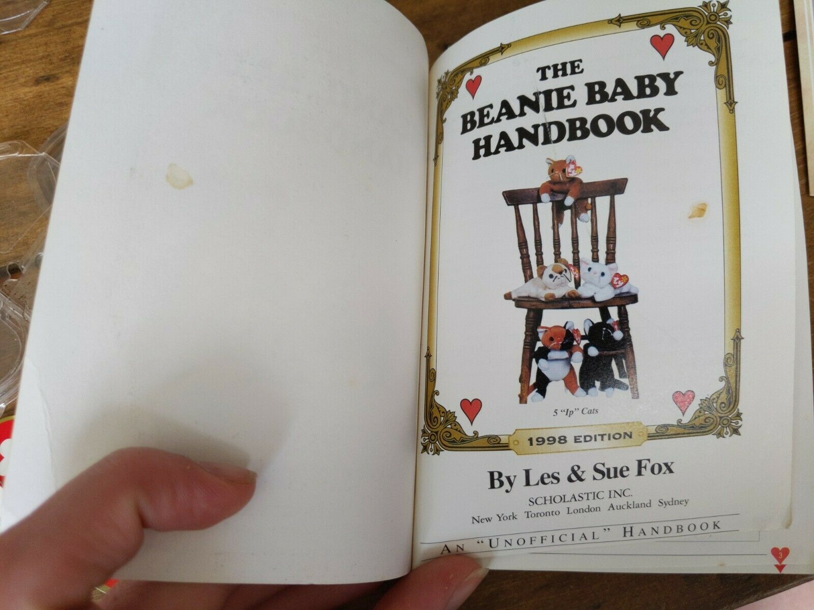 The beanie baby handbook 1998 edition by Les and Sue Fox - Fresh Stock Dated December 2025