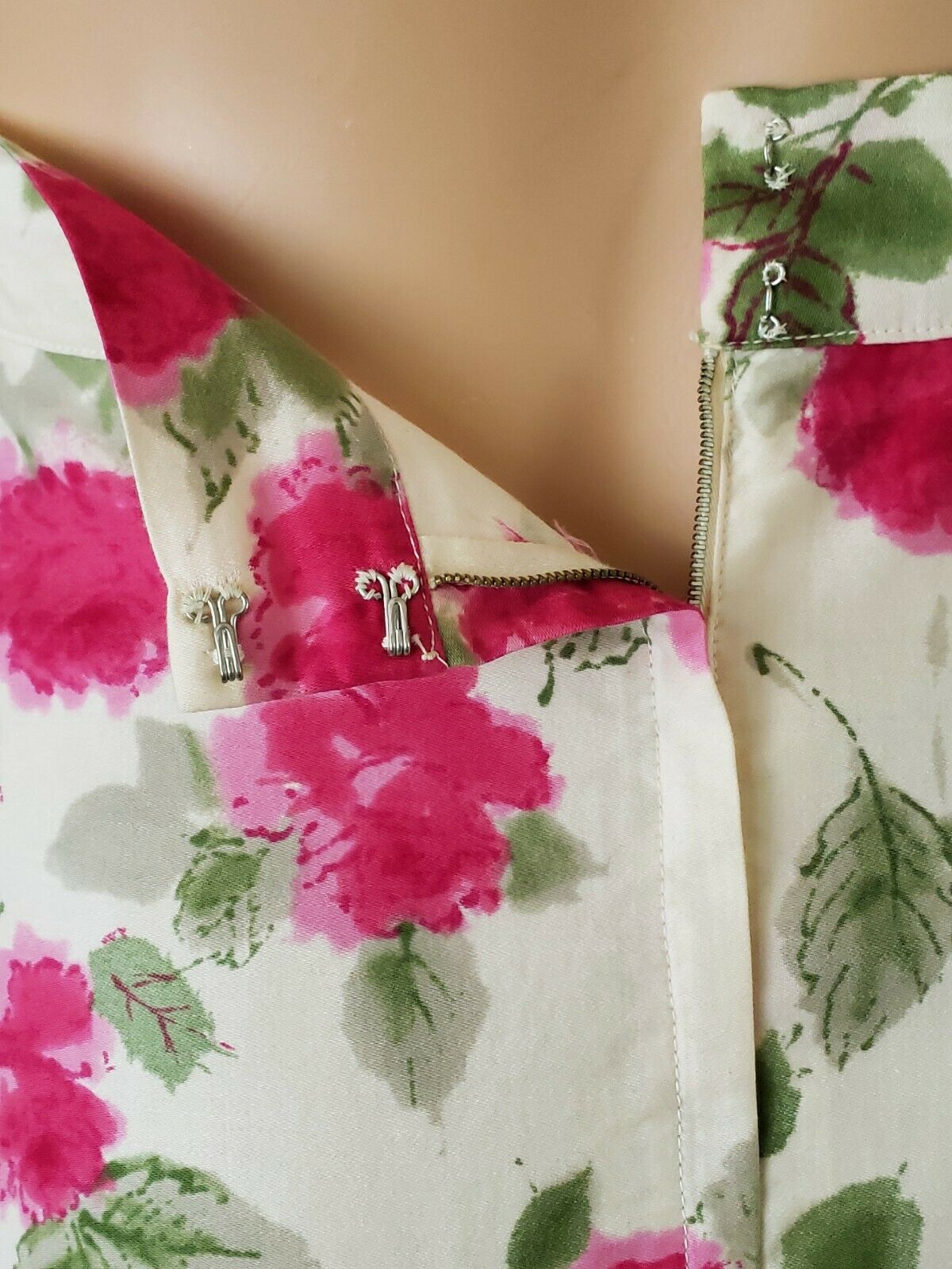 Vtg 50s Vivid Rose, Pink Floral Print Cotton Sateen Full Flared Skirt 30