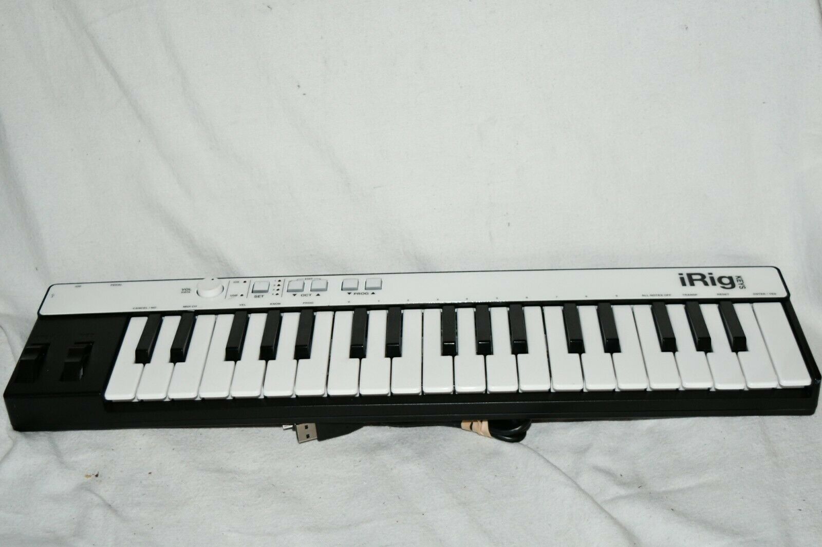 IK Multimedia n12553 iRig Keys 37-Key Mobile MIDI Keyboard Controller G4 - Fresh Stock Dated February 2026