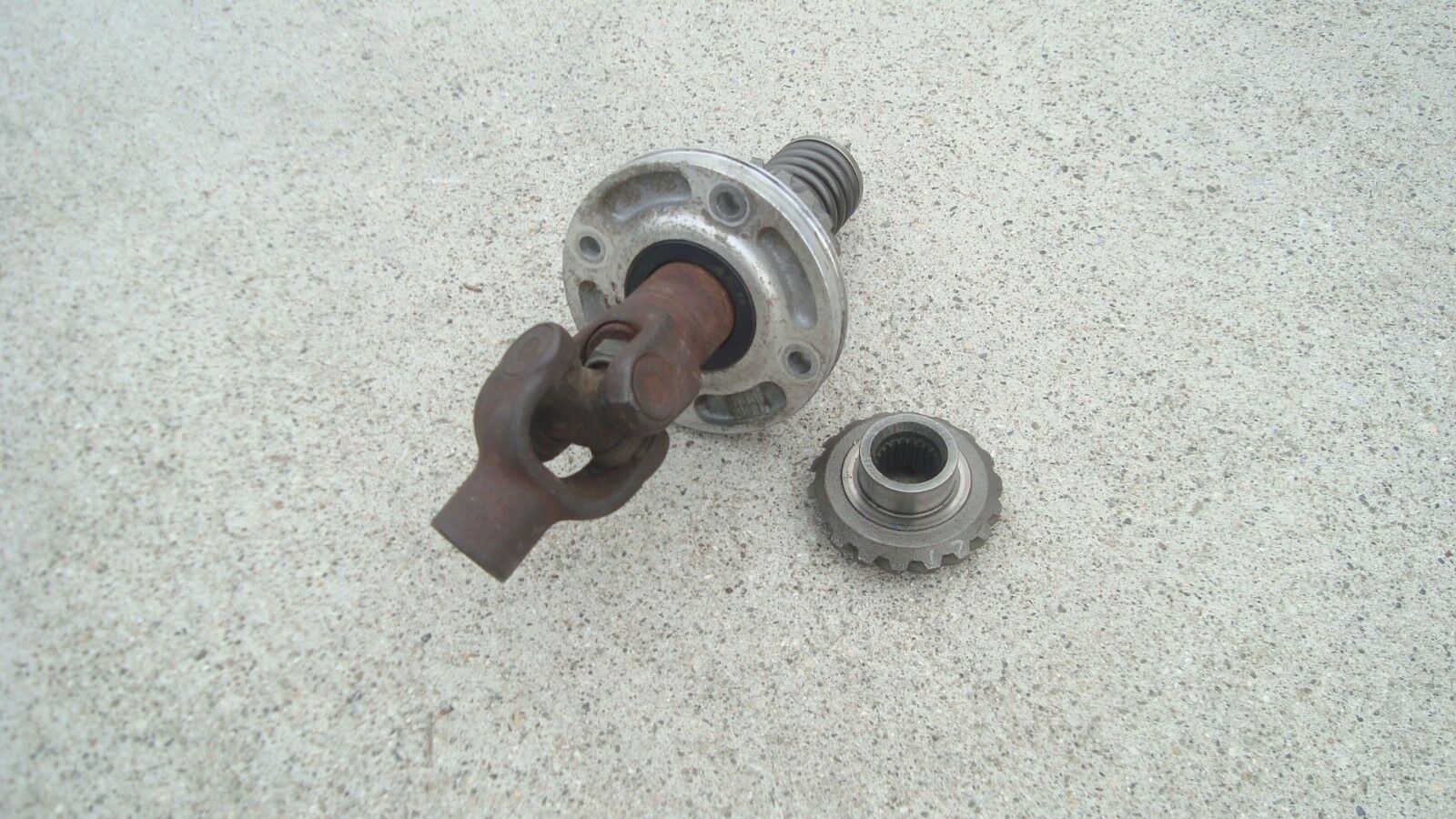 2000 YAMAHA V-STAR 650 XVS650 OEM FRONT MIDDLE GEAR DRIVE SHAFT GEAR  V-STAR - Fresh Stock Dated February 2026
