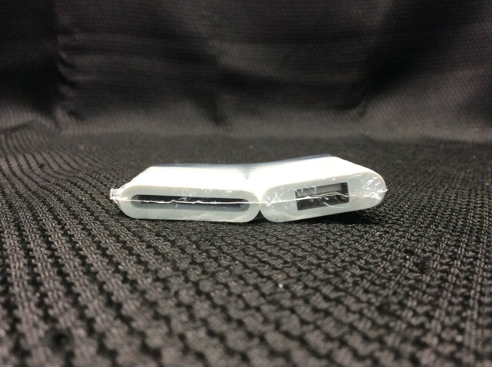 Genuine Apple A1362 iPad Camera 30 PIN Adapter & Card Reader I-10188 - Fresh Stock Dated February 2026