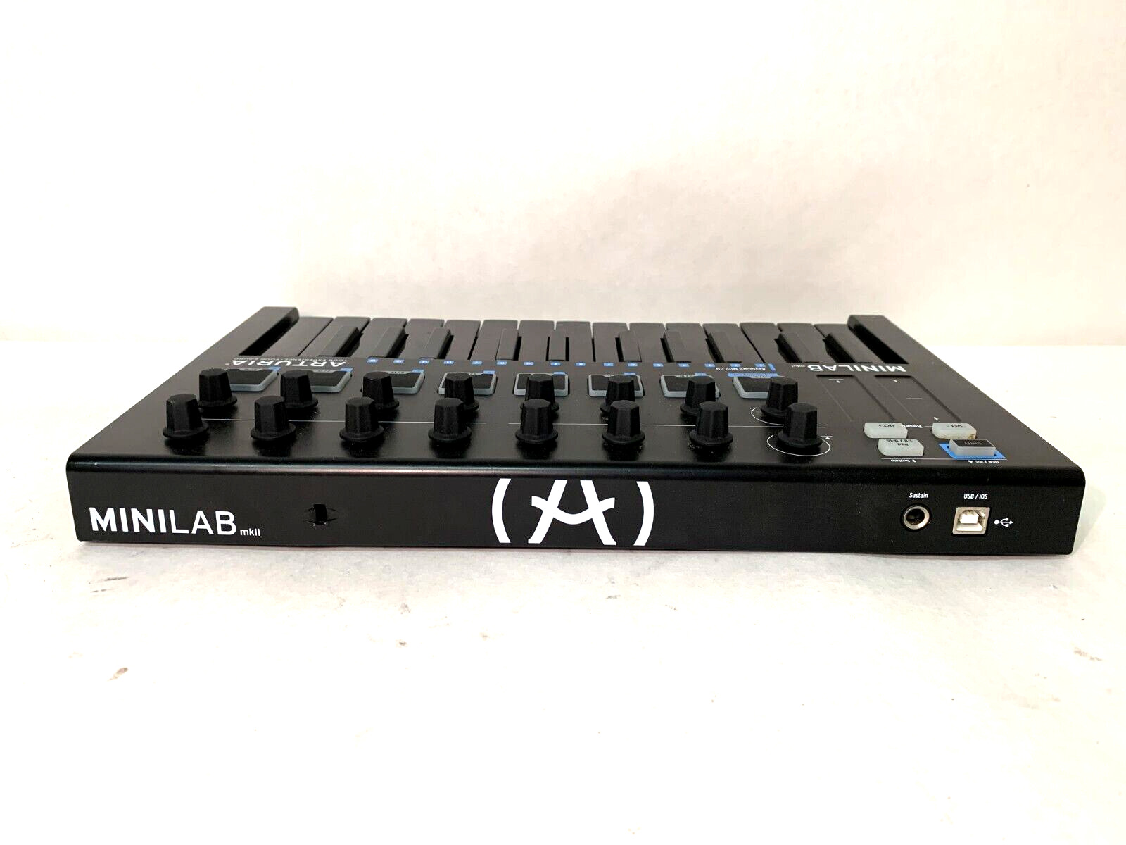 Arturia Minilab MKII Mini Hybrid Keyboard 25 Slim-Key Midi Controller Black - Fresh Stock Dated February 2026