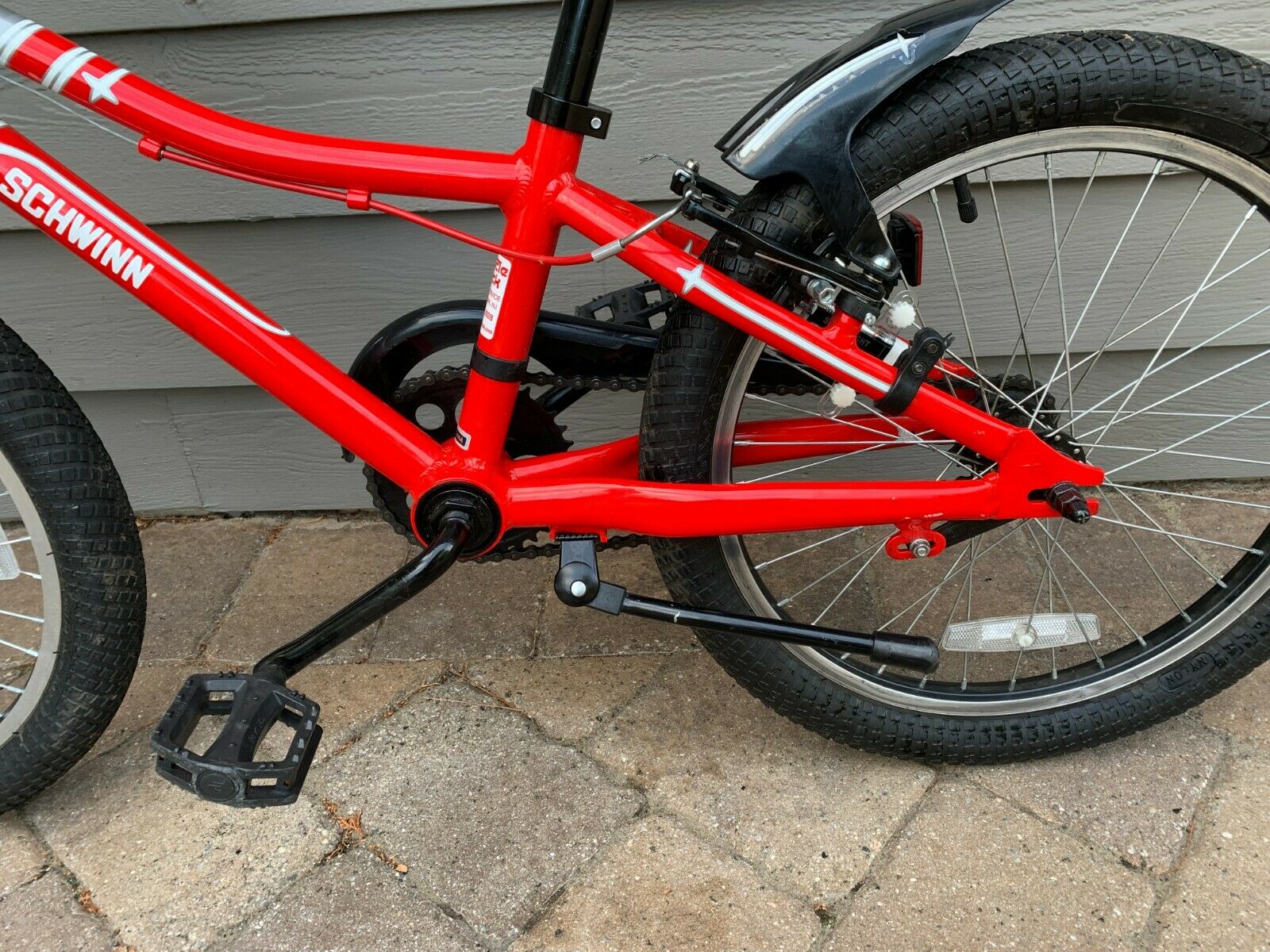 Local pick up Schwinn Signature Aerostar 2015 Kids Bike Metallic Red Silver - Fresh Stock Dated February 2026