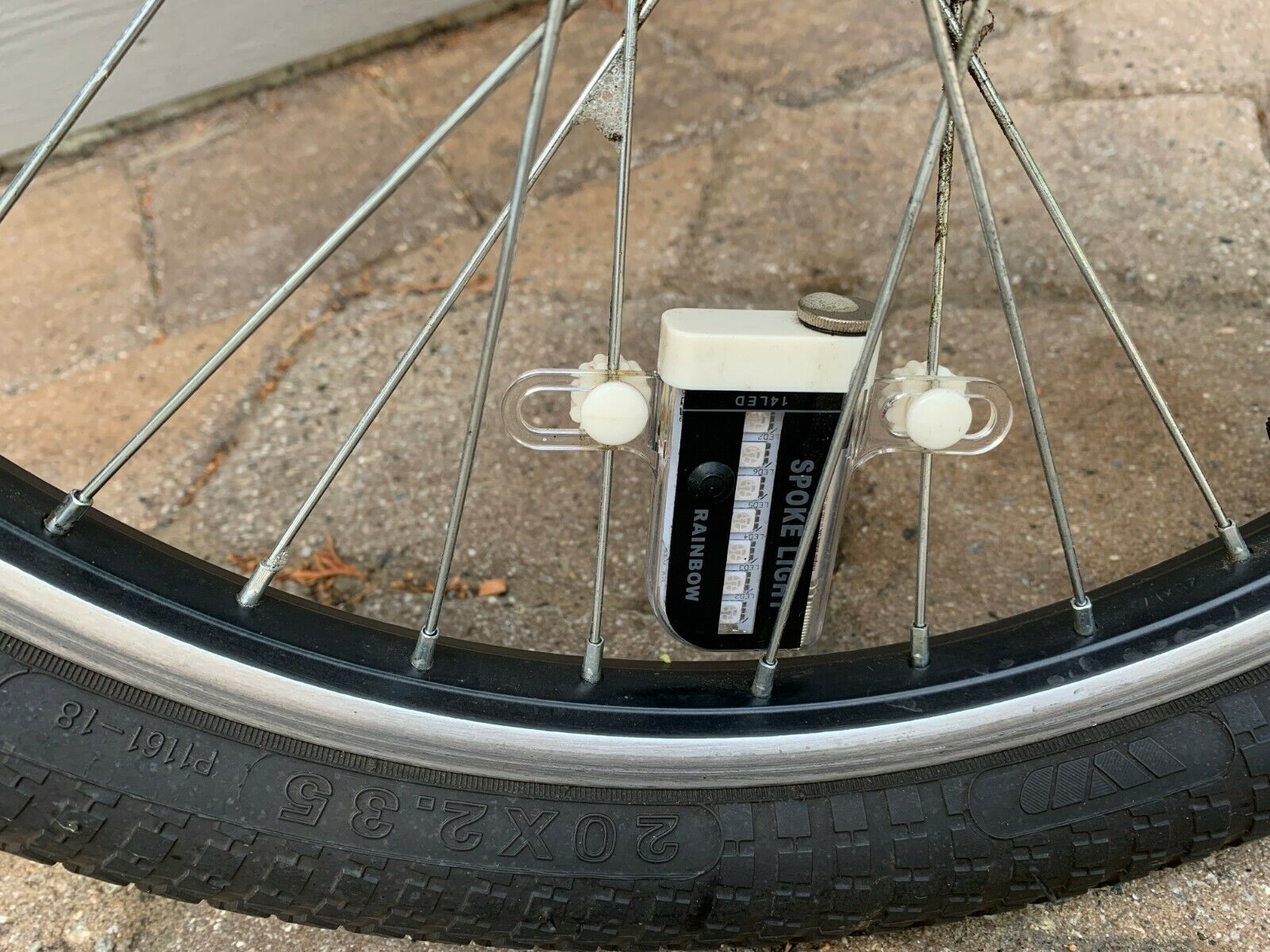 Local pick up Schwinn Signature Aerostar 2015 Kids Bike Metallic Red Silver - Fresh Stock Dated February 2026