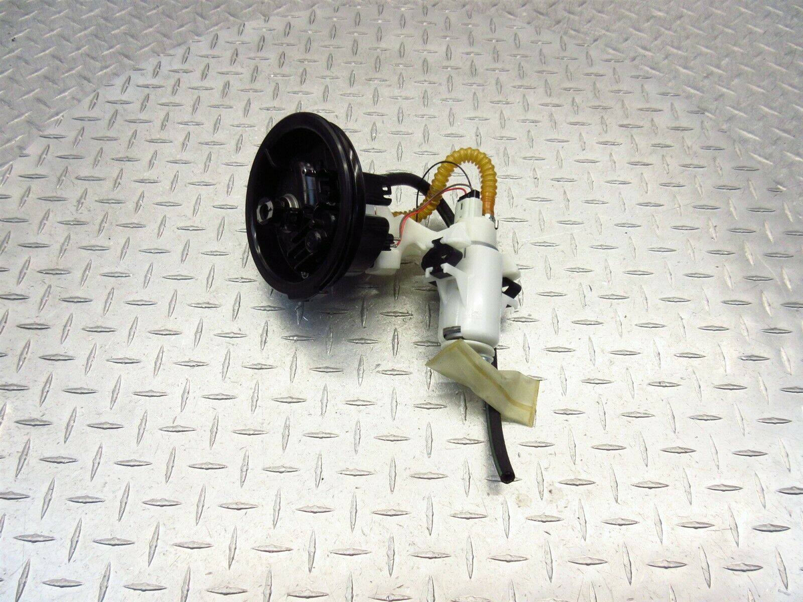 2011 08-16 BMW K1300 K1300S Fuel Pump Gas Petrol Works Oem - Fresh Stock Dated February 2026